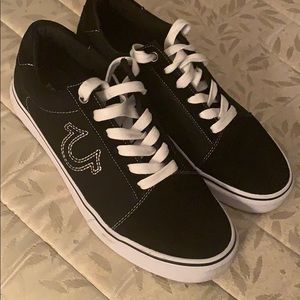 True Religion low top shoes size (9.5)